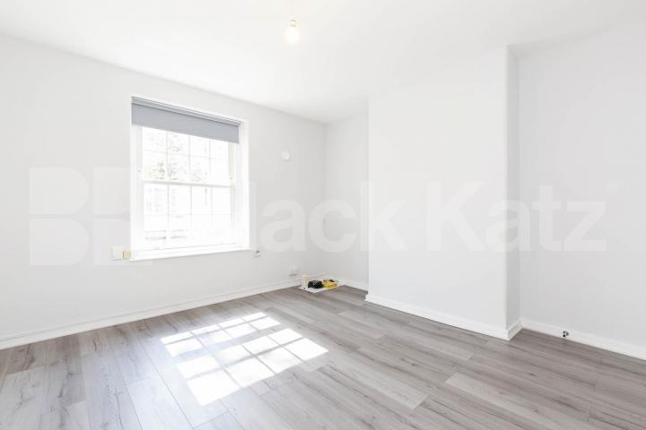 Newly refurbished one bed minutes to Euston, UCL and UCH Phoenix Road, Camden / Euston